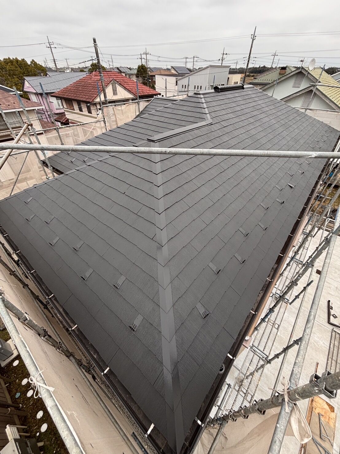 【施工事例】屋根のサビ・色あせが新築の輝きに！外壁・屋根塗装ビフォーアフター
