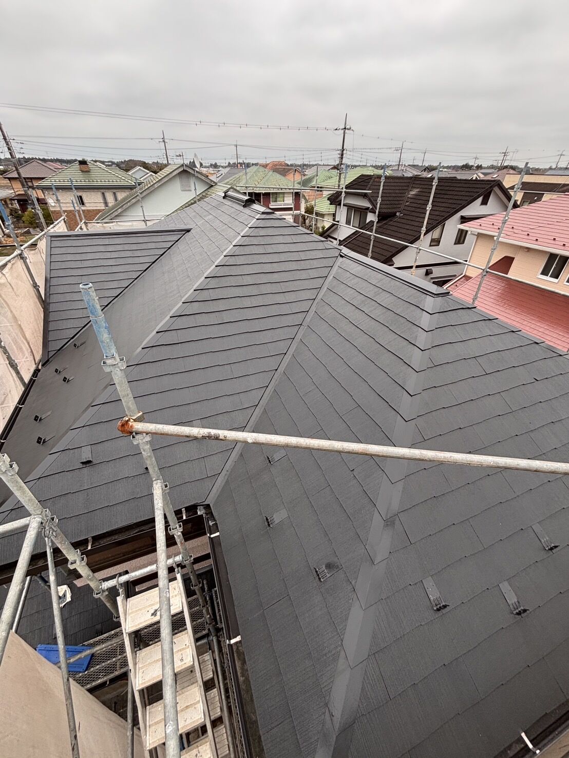 【施工事例】屋根のサビ・色あせが新築の輝きに！外壁・屋根塗装ビフォーアフター